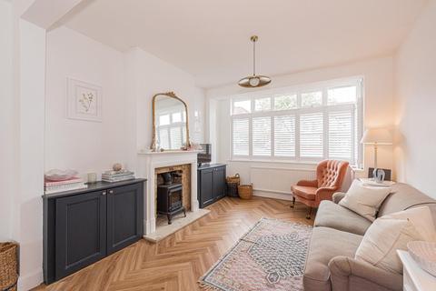 141 Bridgewood Road, Worcester Park, KT4 8XT