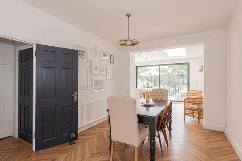 141 Bridgewood Road, Worcester Park, KT4 8XT