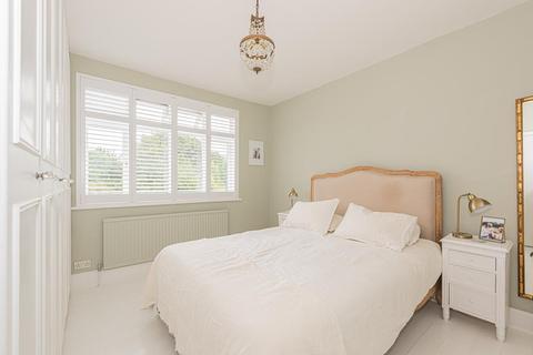 141 Bridgewood Road, Worcester Park, KT4 8XT