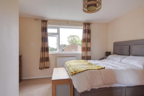 45 Mistley Close, Bexhill-on-sea, TN40 2TD