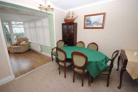 7 Barrowby Road, Leeds, LS15 8QL