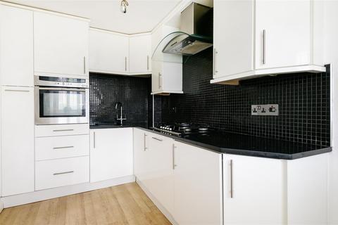 3 Holt Down, Petersfield, GU31 4PQ