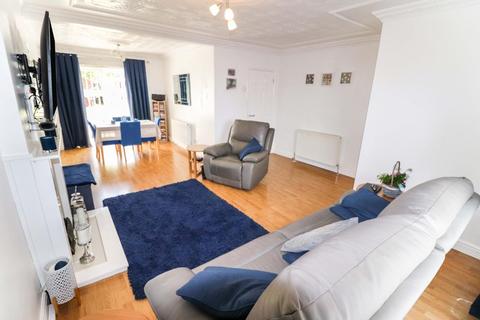 19 Wenlock Way, Nuneaton, CV10 8QL