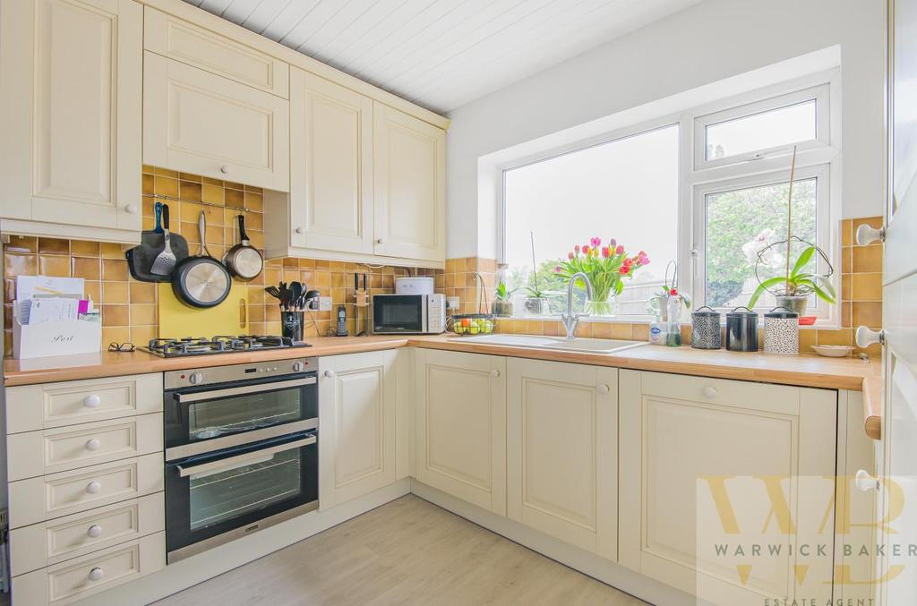 Lesser Foxholes, ShorehamBySea 3 bed house £850,000
