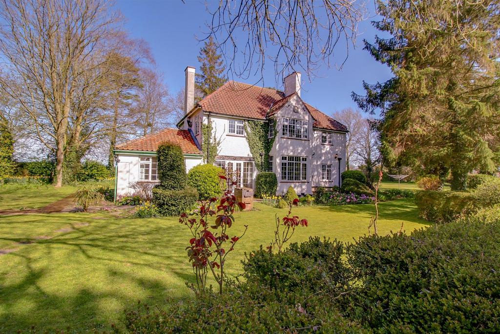 Bratoft Lane, Burgh Le Marsh, Skegness 4 bed detached house for sale
