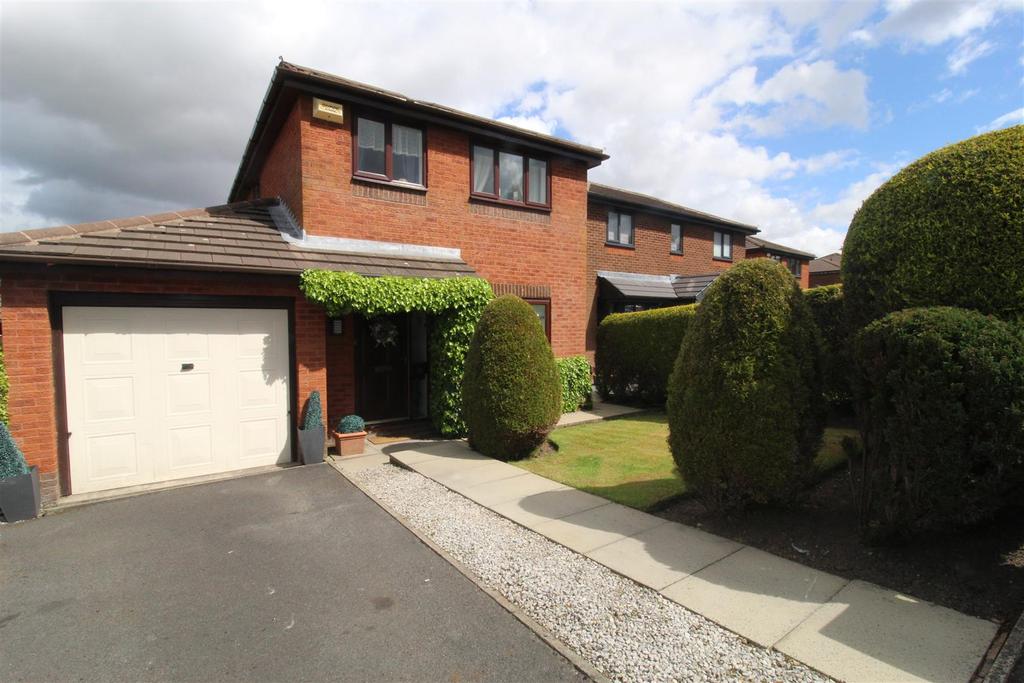 Kensington Drive, Horwich, Bolton 3 bed detached house £335,000