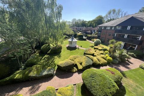 Flat 20, Booths Court Poplar Drive, Hutton, Brentwood, CM13 1YY