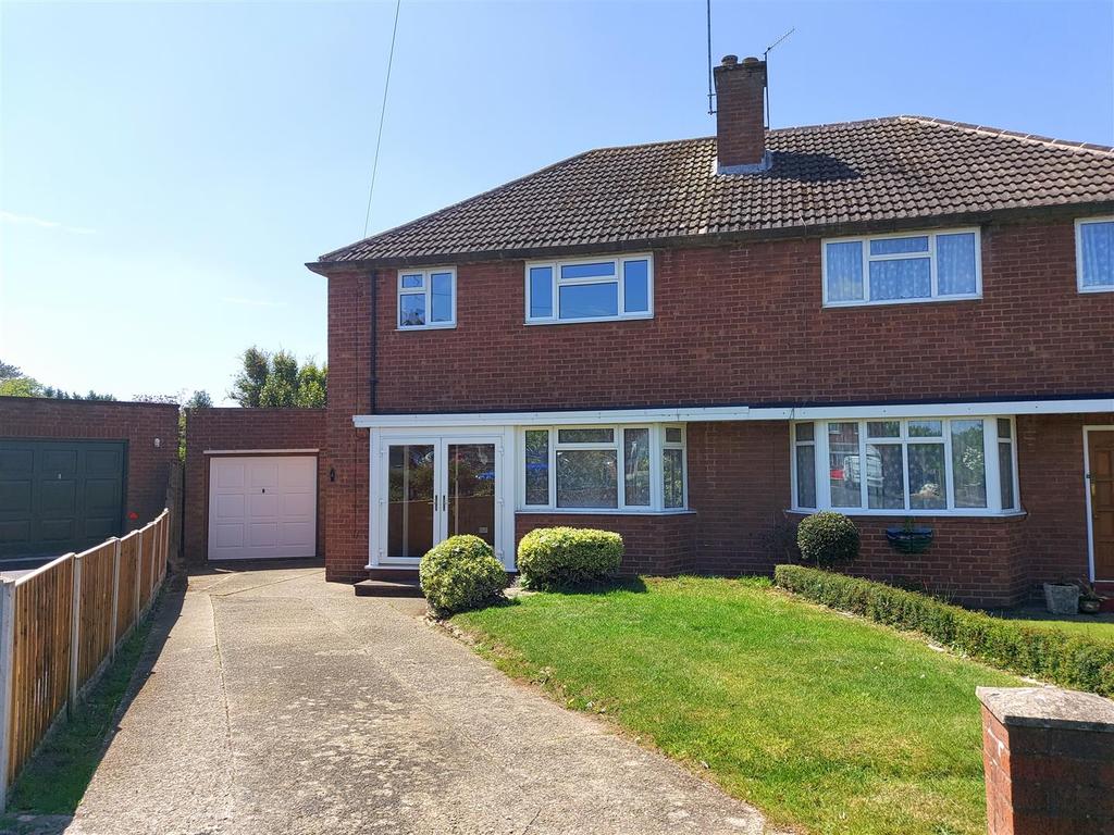 Mostyn Road, StourportOnSevern 3 bed semidetached house £285,000