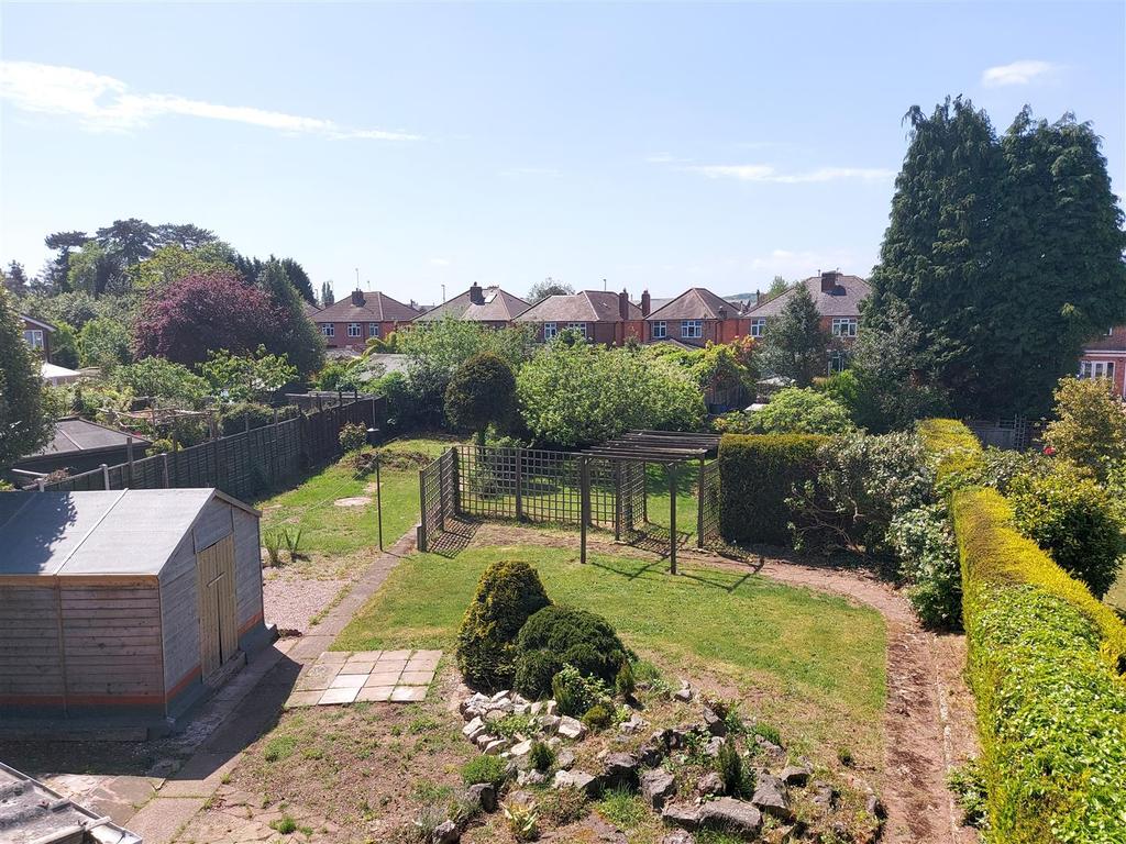 Mostyn Road, StourportOnSevern 3 bed semidetached house £285,000