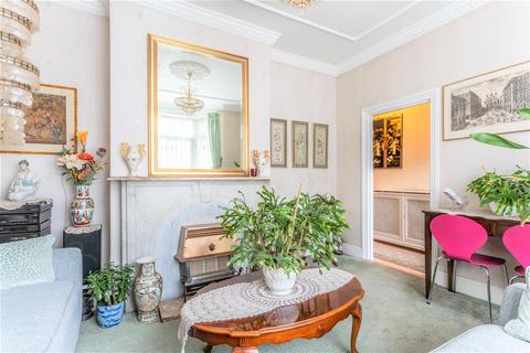 45 Park Grove Road, London, E11 4PT