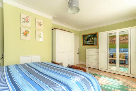 45 Park Grove Road, London, E11 4PT