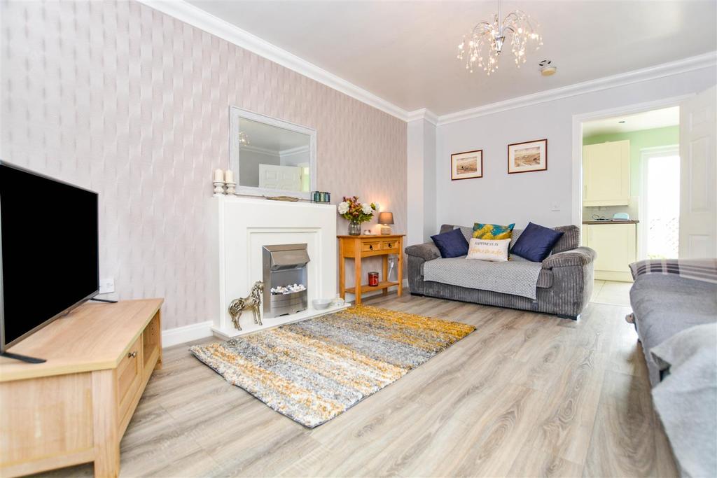 Eastoft Road, Crowle, Scunthorpe 3 bed townhouse £180,000