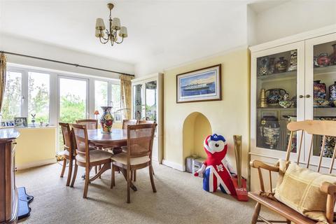5 Rutherwyke Close, Epsom, KT17 2NA