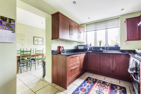 5 Rutherwyke Close, Epsom, KT17 2NA