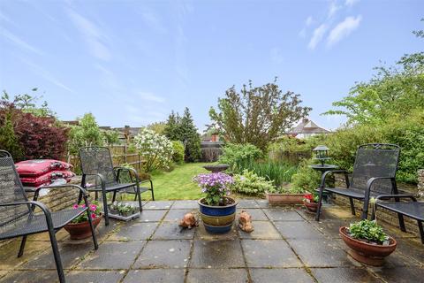 5 Rutherwyke Close, Epsom, KT17 2NA