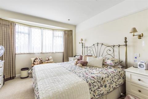 5 Rutherwyke Close, Epsom, KT17 2NA