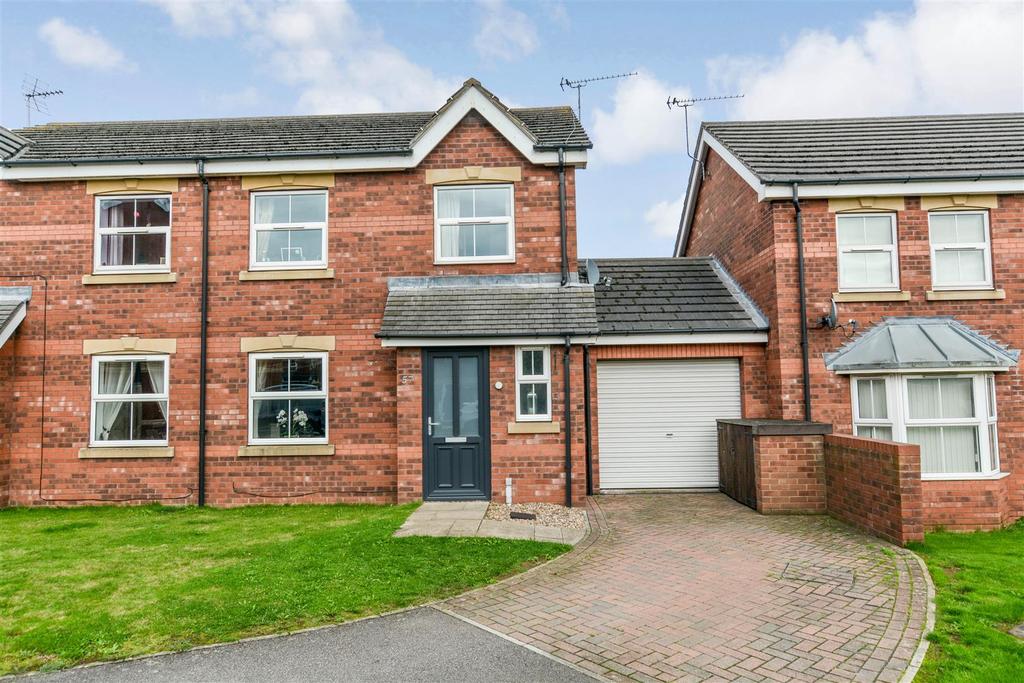 Laurel Way, Scunthorpe 3 bed semidetached house for sale £165,000