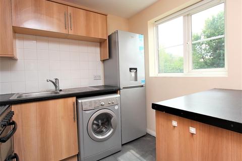34 Thurlow Close, London, E4 9XE