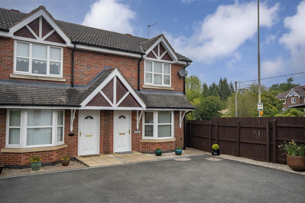 Old Whittington Road, Gobowen, Oswestry 3 bed semidetached house £225,000