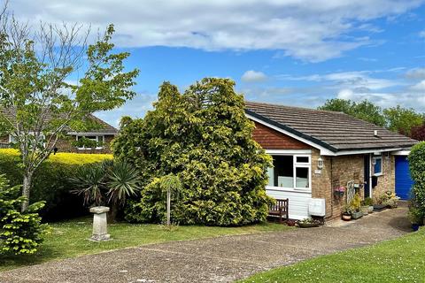 3 bedroom detached bungalow for sale - Cedar Close, Eastbourne