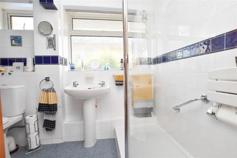 18 Cedar Close, Eastbourne, BN22 0SF