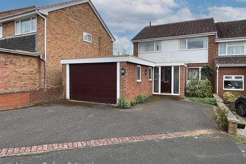 4 bedroom semi-detached house for sale - Wavell Close, Kettering