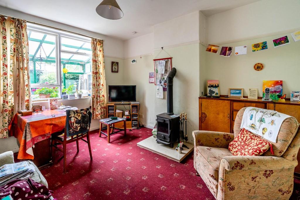 Danebury Drive, York 3 bed semidetached house £240,000