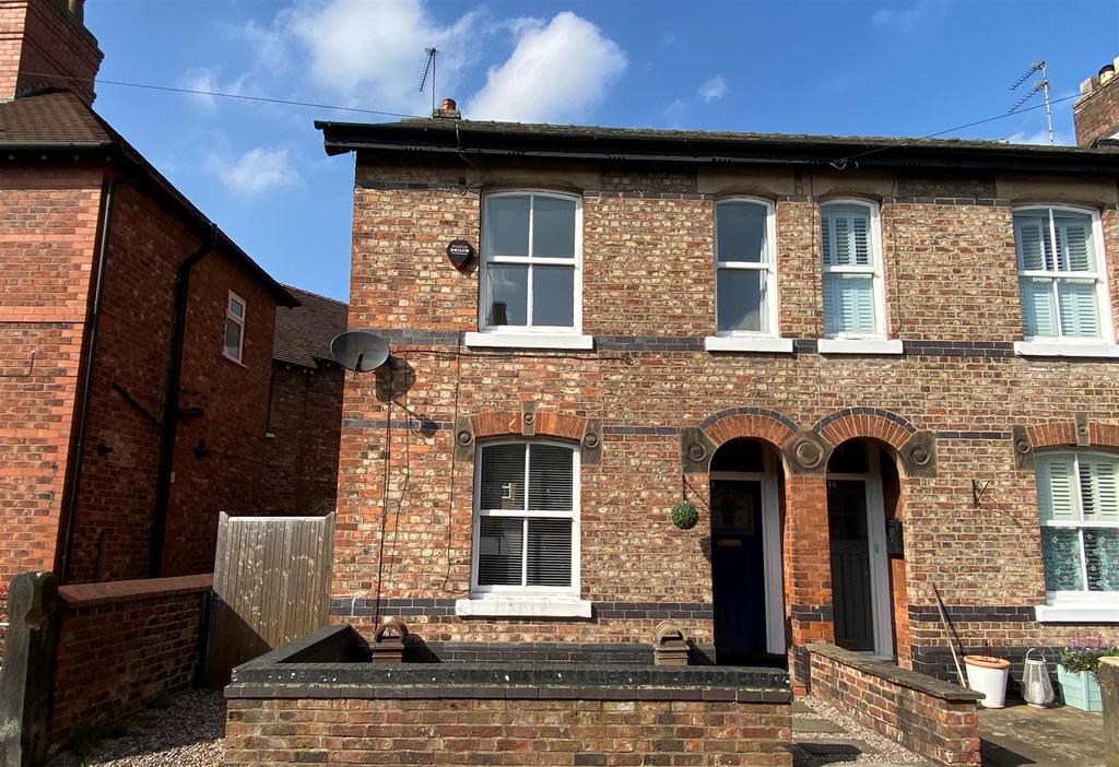 Chorley Hall Lane, Alderley Edge 3 bed semidetached house £1,350 pcm