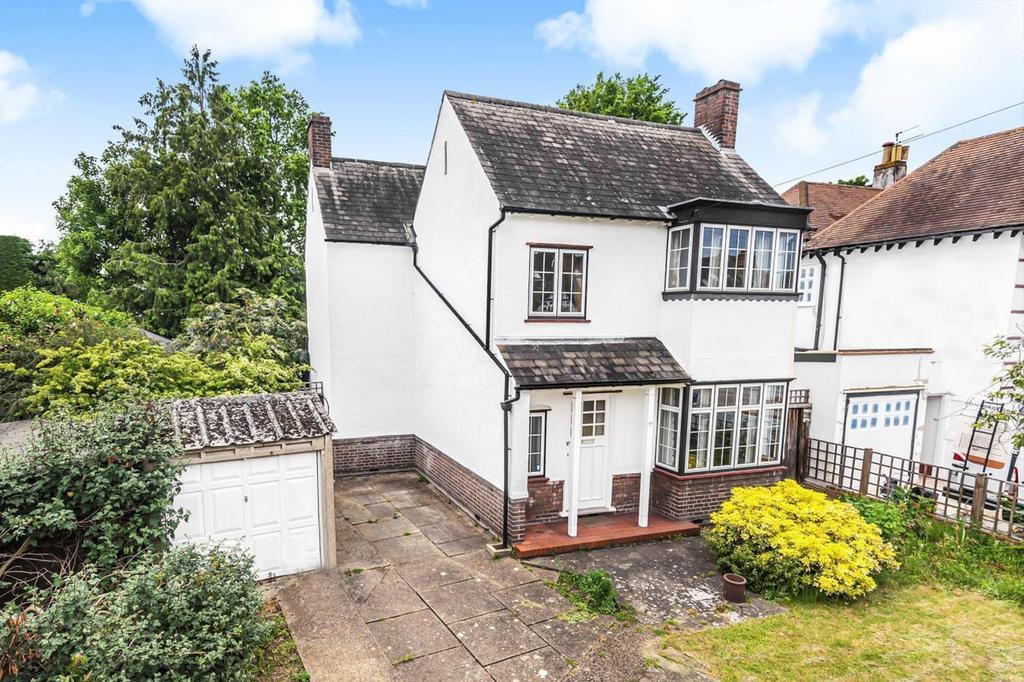 Elmfield Avenue, Teddington, TW11 3 bed detached house £1,750,000
