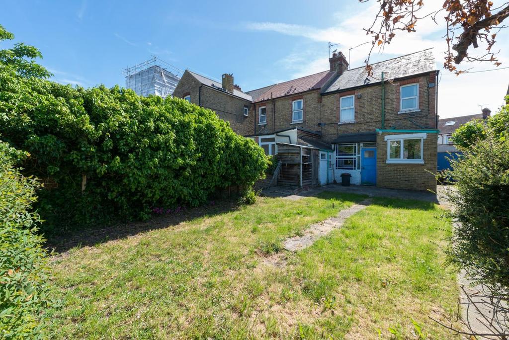 Dane Crescent, Ramsgate 3 bed semidetached house £295,000