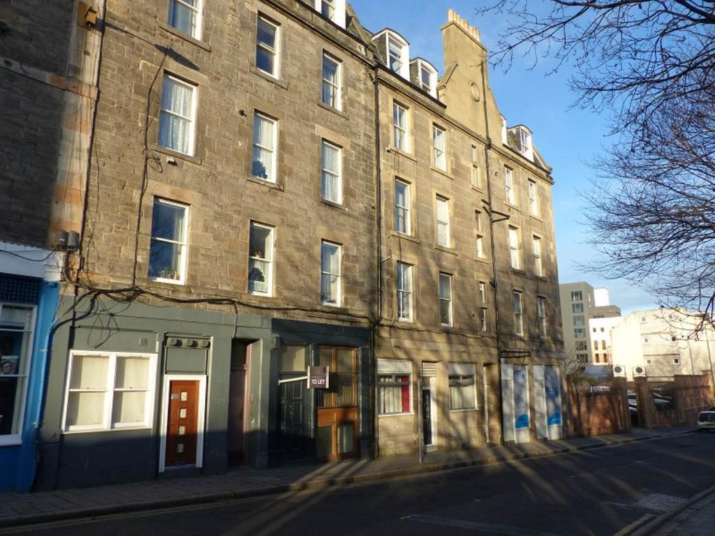 Coburg Street, Edinburgh, 1 bed flat £750 pcm (£173 pw)