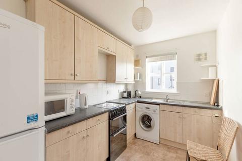 2 bedroom flat to rent - Balbirnie Place, Roseburn, Edinburgh