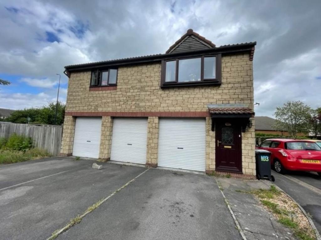 Pennycress, Locking Castle... 1 bed coach house £750 pcm (£173 pw)