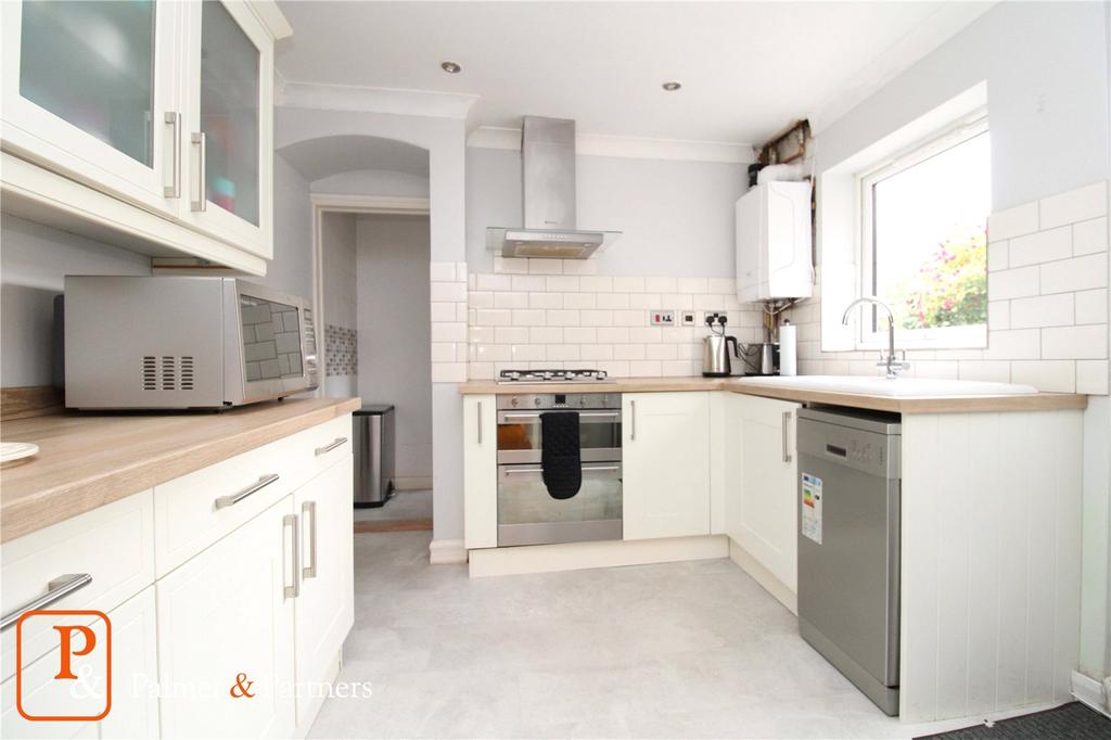 Rosehill Road, Ipswich, Suffolk, IP3 3 bed semidetached house for sale £290,000