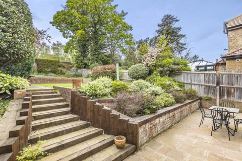 27 Rafford Way, Bromley, BR1 3EN