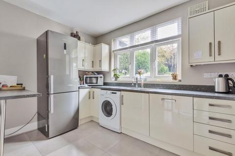 27 Rafford Way, Bromley, BR1 3EN