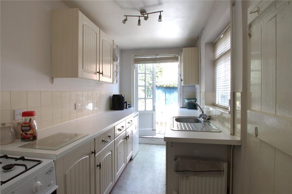 Papillon Road, Colchester, Essex, CO3 2 bed terraced house £825 pcm