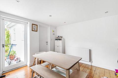 2 bedroom flat for sale - Dulka Road, Battersea