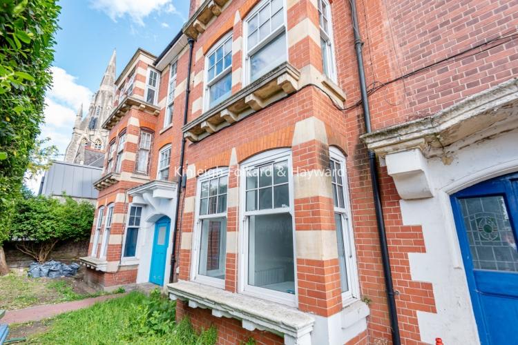 Barry Road London SE22 2 bed apartment £1,600 pcm (£369 pw)