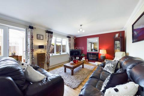 43a Akrotiri Square, Watton, Thetford, IP25 6HZ