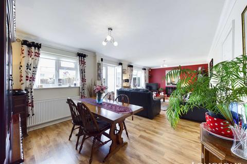 43a Akrotiri Square, Watton, Thetford, IP25 6HZ