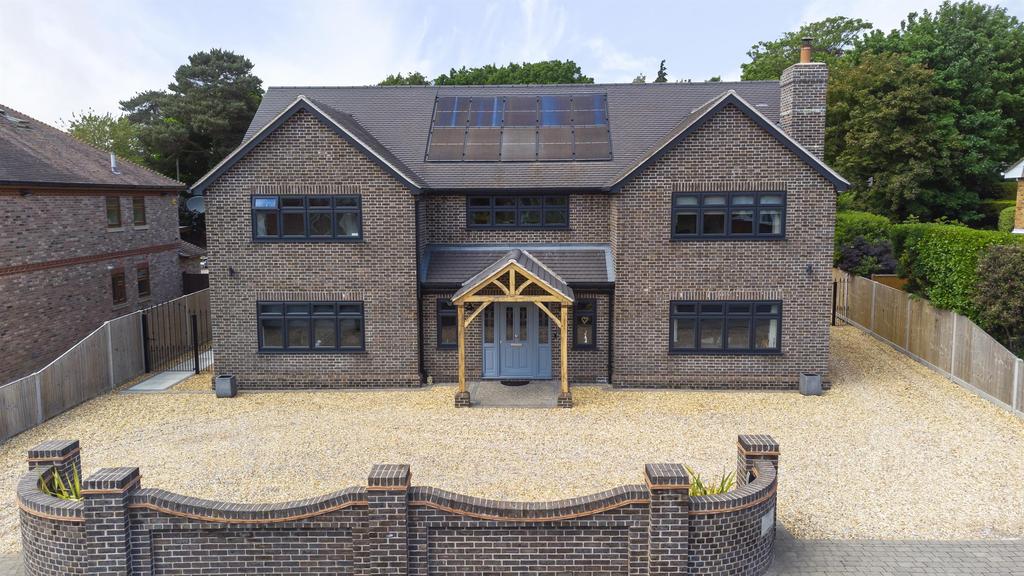 Grange Road, Netley Abbey, SO31 5FF 4 bed detached house £1,250,000