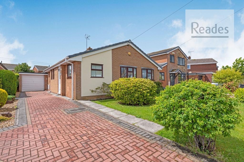 Wellington Close, Hawarden CH5 3 3 bed detached bungalow for sale £
