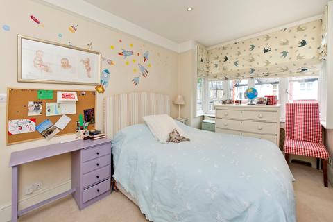 35 Silverton Road, London, W6 9NY