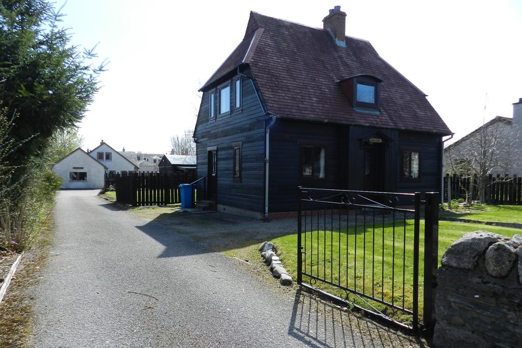 Grant Road, GrantownonSpey PH26 3 bed detached house for sale £245,000