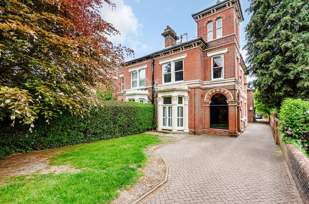 Cavendish Grove, Banister Park, Southampton, Hampshire, SO17 2 bed