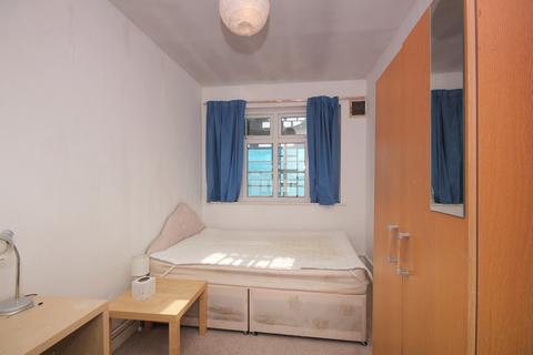 3 bedroom flat to rent - Druid Street, London SE1