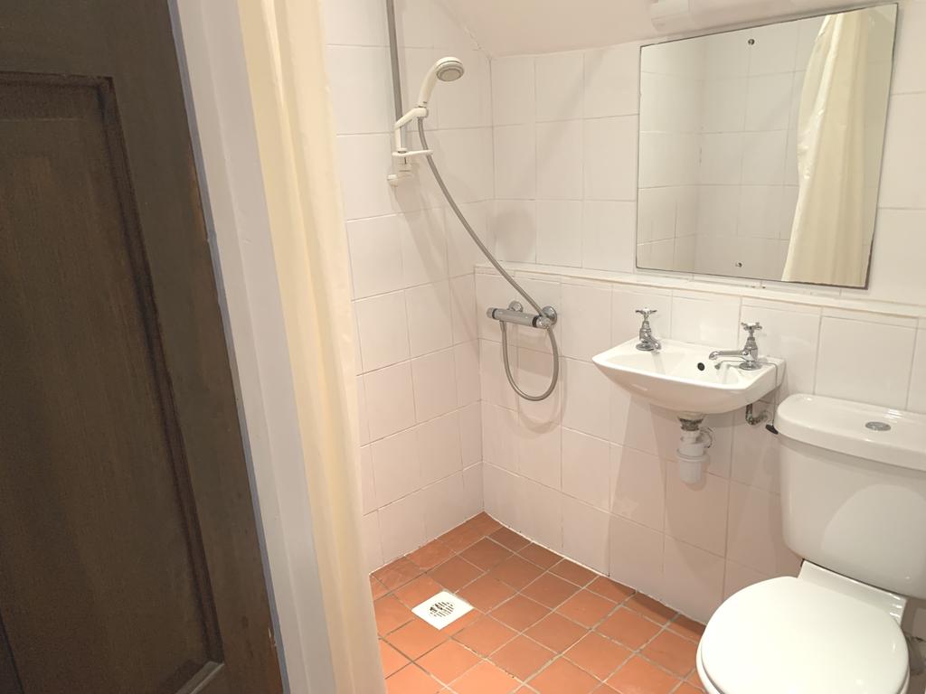 Coxs Granary Shower Room
