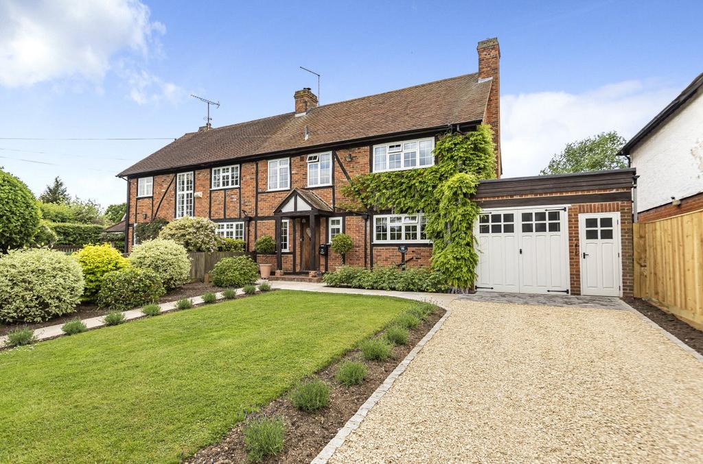 Cheapside Lane, Denham Village, Buckinghamshire, UB9 4 bed semi