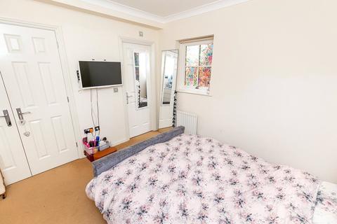 2 bedroom maisonette for sale - The Village Square, Netherne on the Hill, Coulsdon, Surrey, CR5